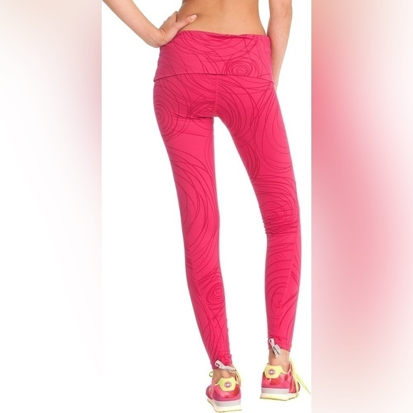 Desigual Women's Sz XS Pink Active Monochromatic Leggings With Outlined Circles - Picture 2 of 13